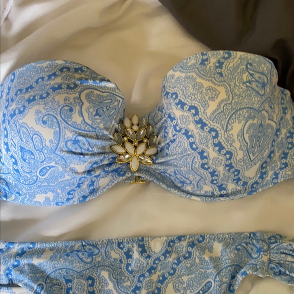 NEVER WORN VS BIKINI